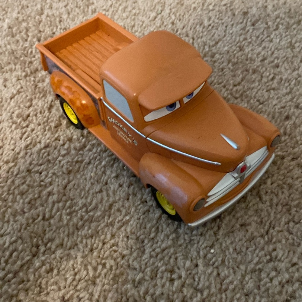 Disney Cars 3–Smokey